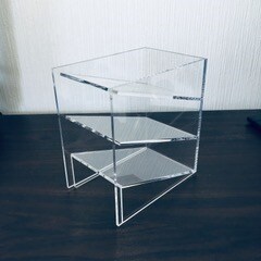 キービジュアル画像：小物をスッキリ整頓【アクリル小物ラック】