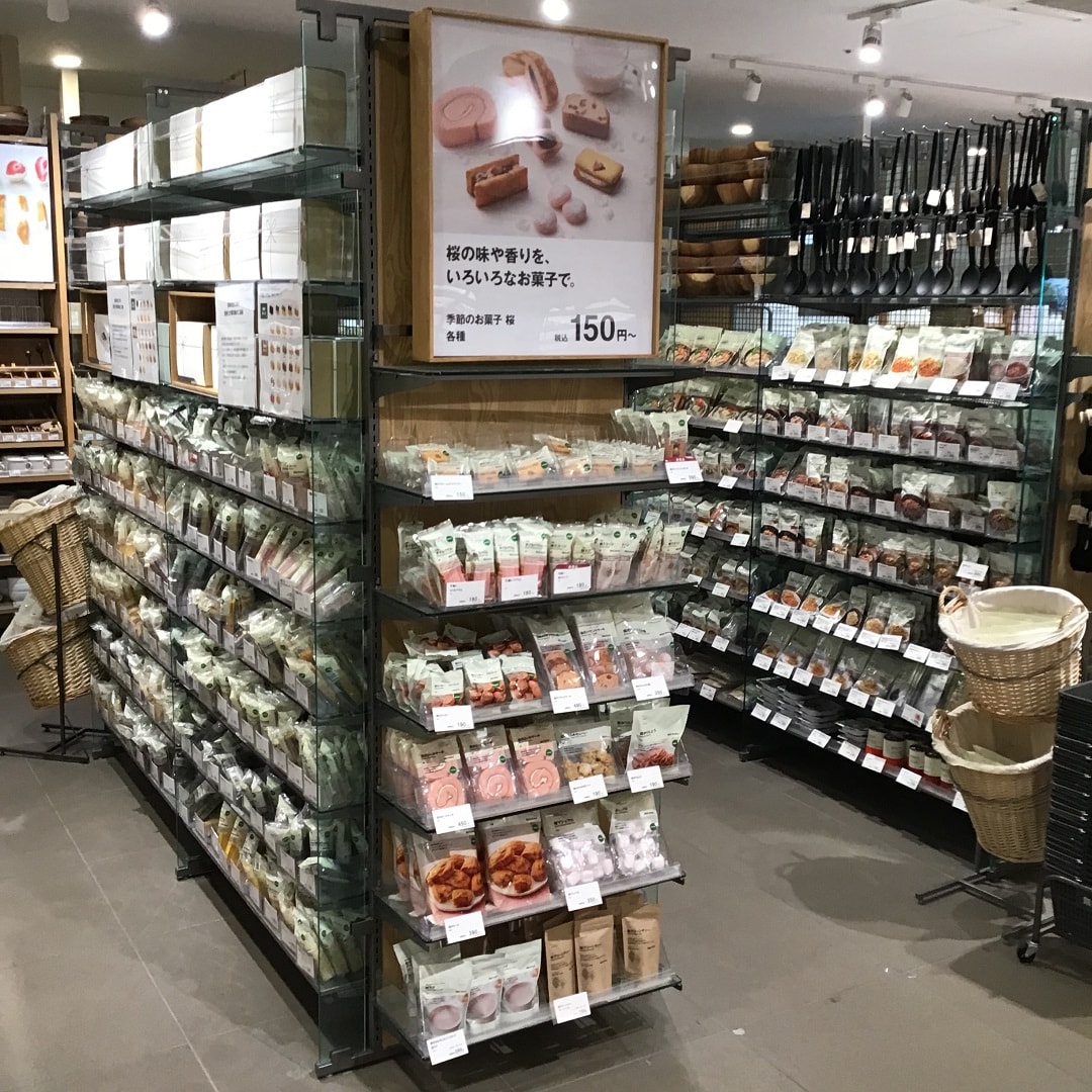 【アピタ島田】桜シリーズ売場画像