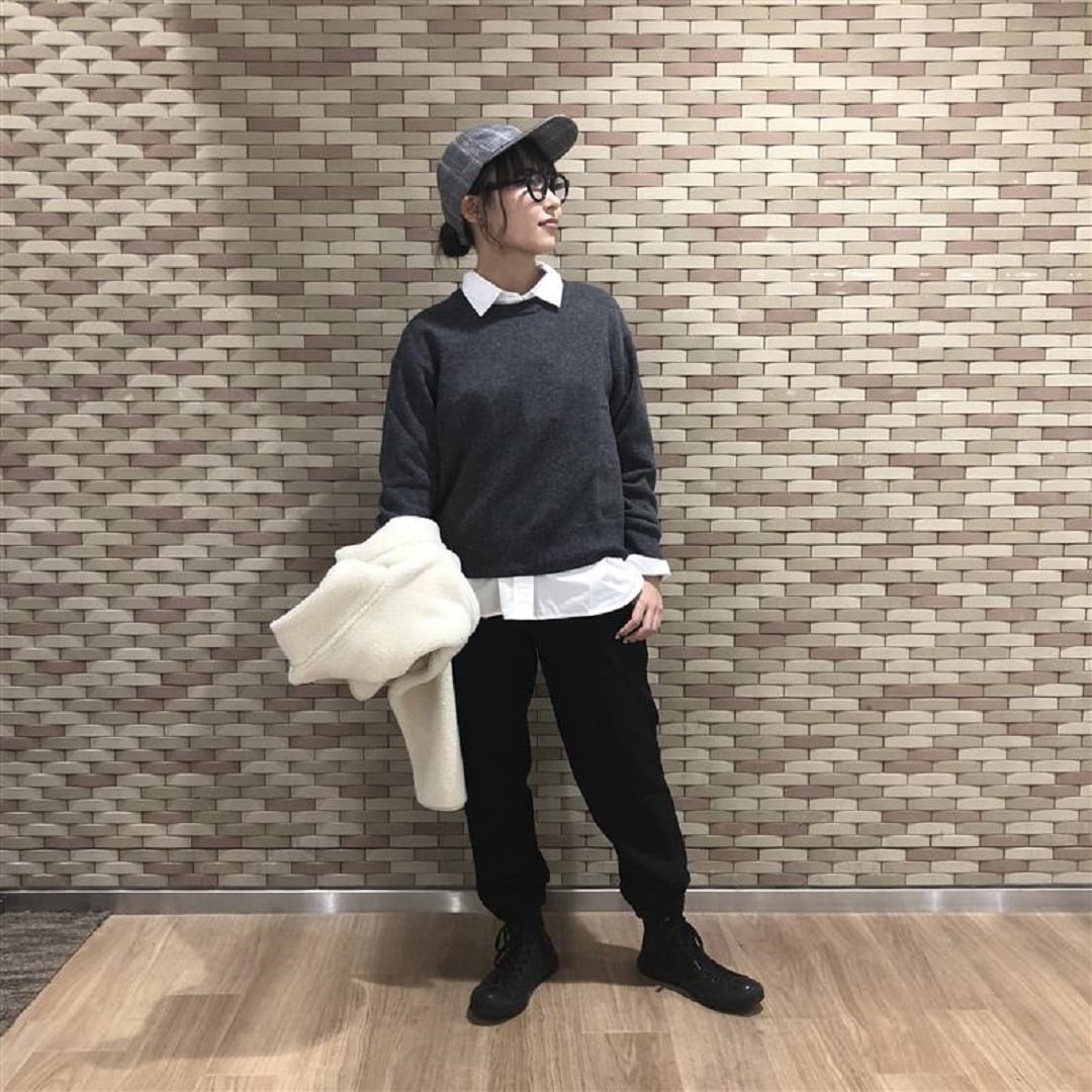婦人ニットコーデ