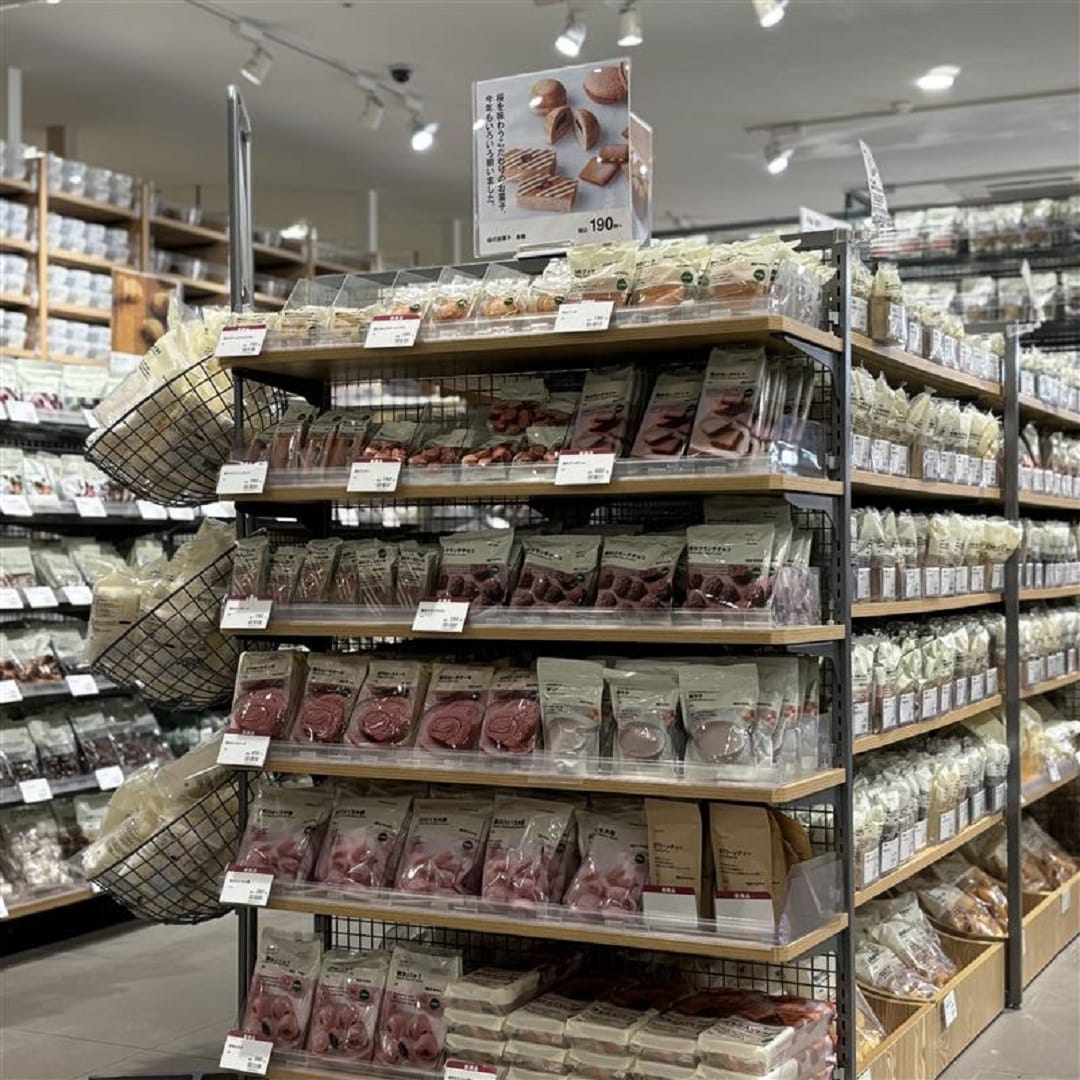 【アピタ島田】桜のお菓子売場画像