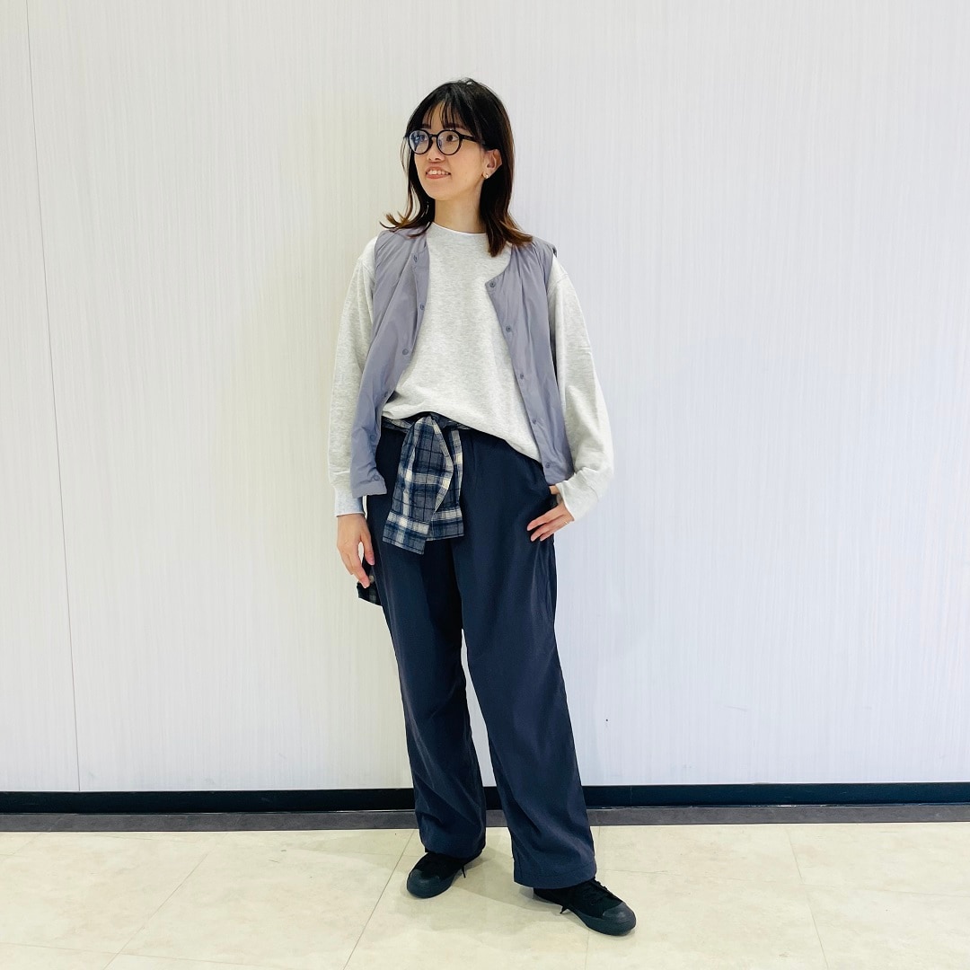 婦人軽量ダウンベストコーデ