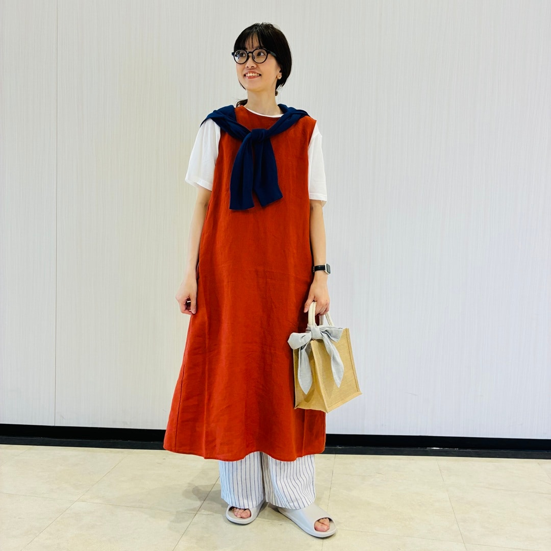 婦人リネンワンピコーデ