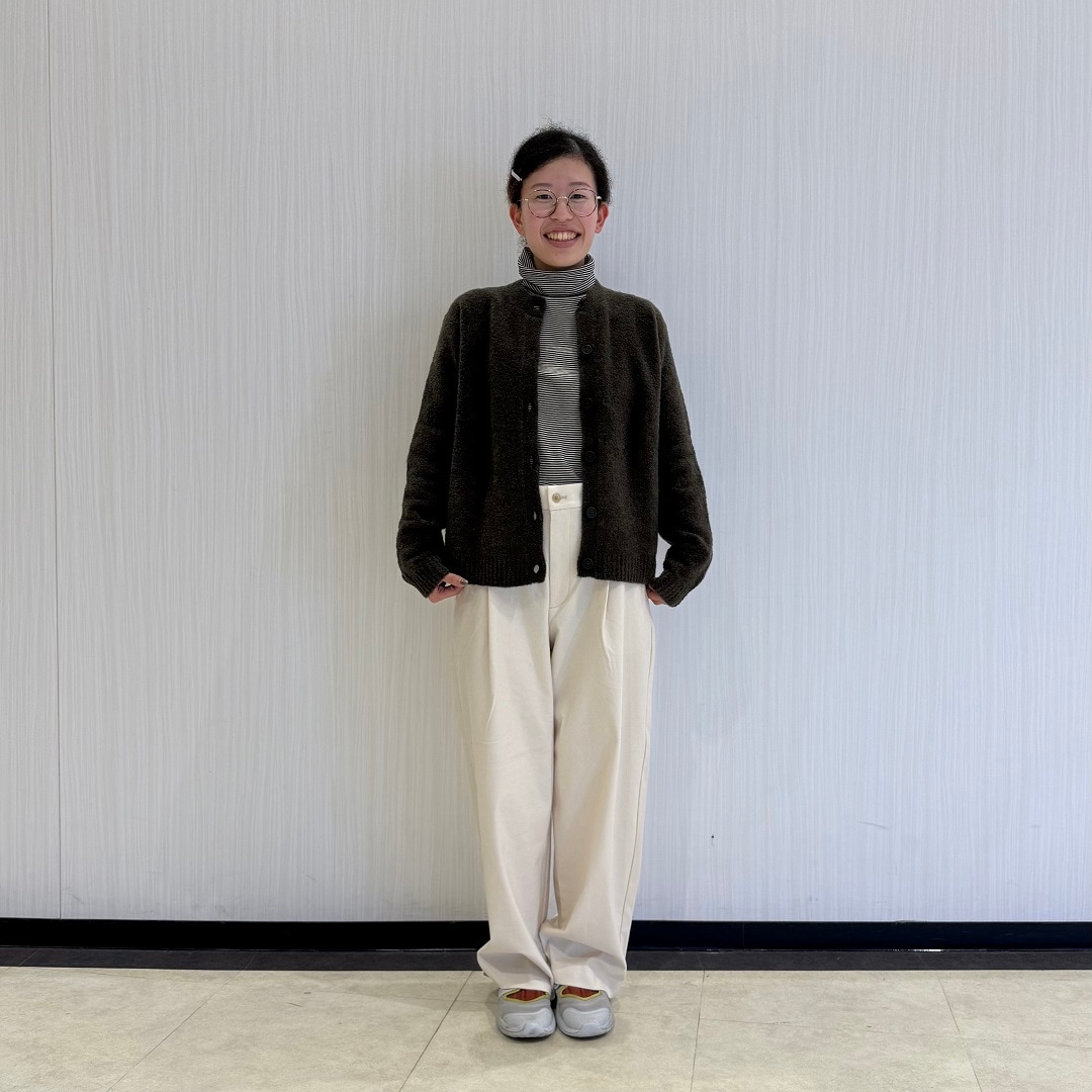 カーディガンコーデ