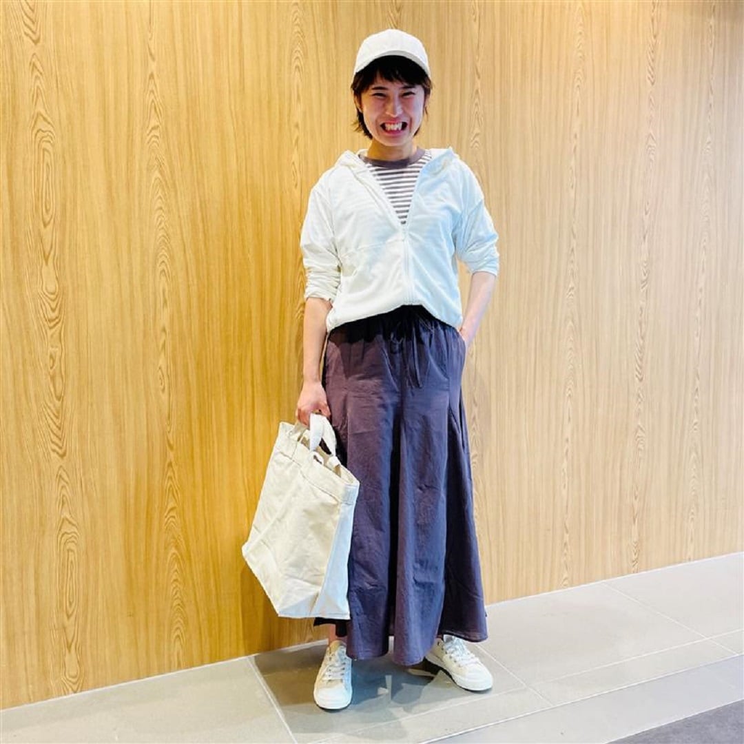 スムースT・パーカーコーデ