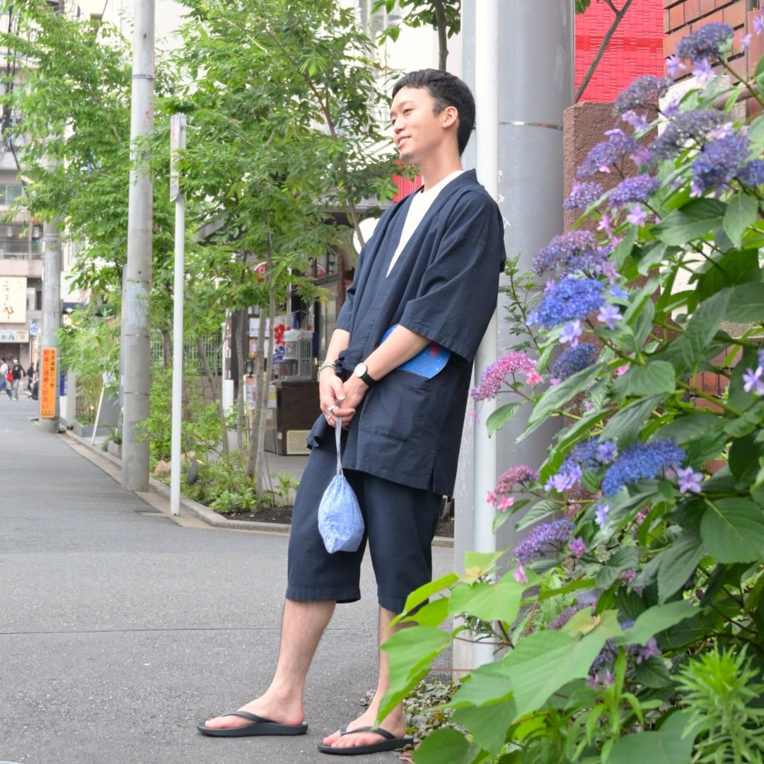 紫陽花横よりかかり