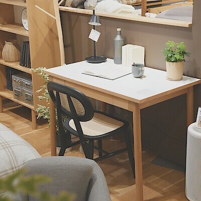 【吉祥寺マルイ】「竹馬のような脚」が特徴です。