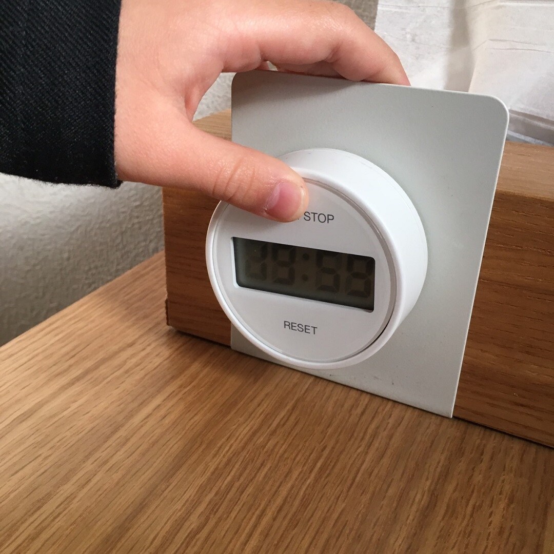 キービジュアル画像：宿題にも使える　ダイヤル式キッチンタイマー