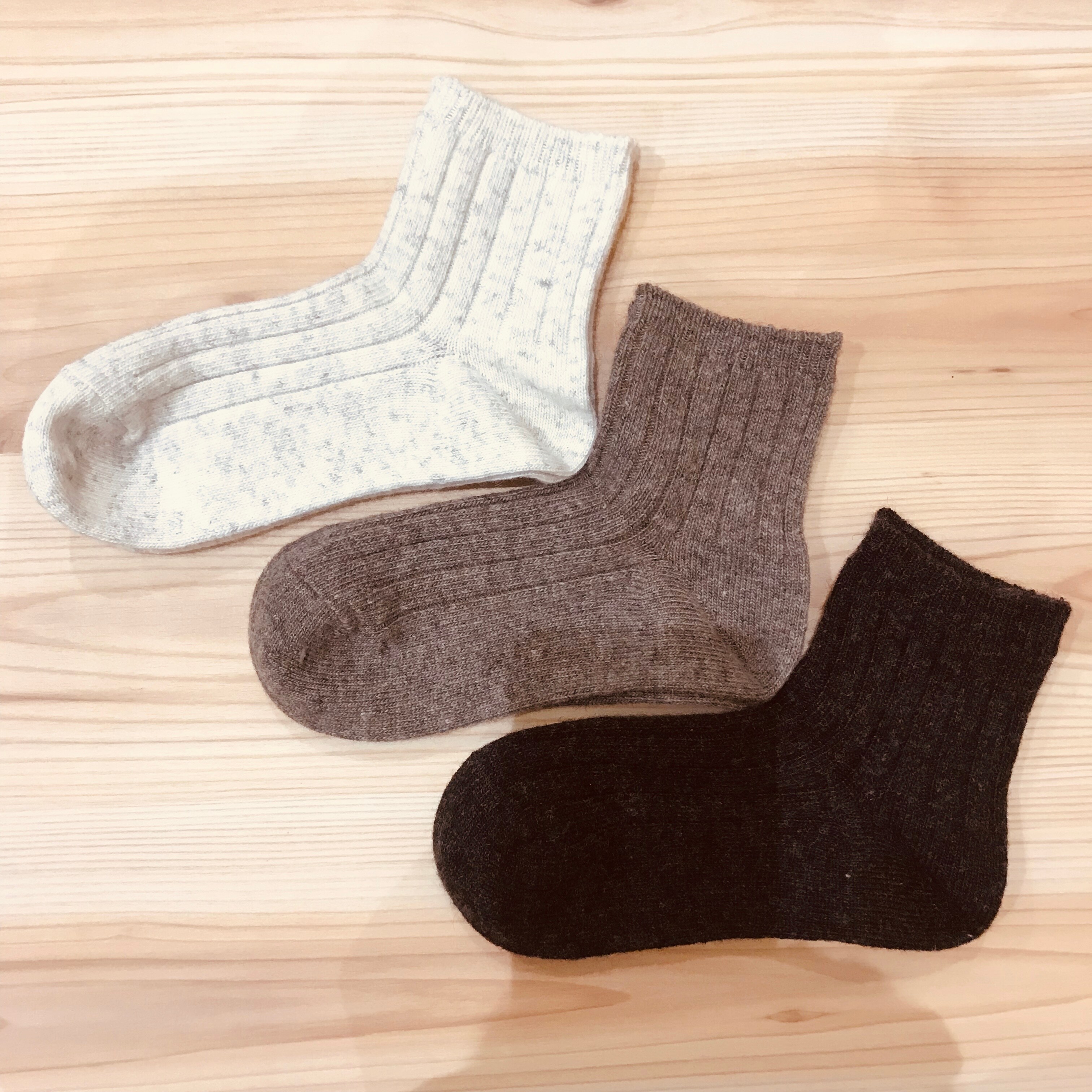キービジュアル画像：足元ぽかぽか。ヤク入りくつした