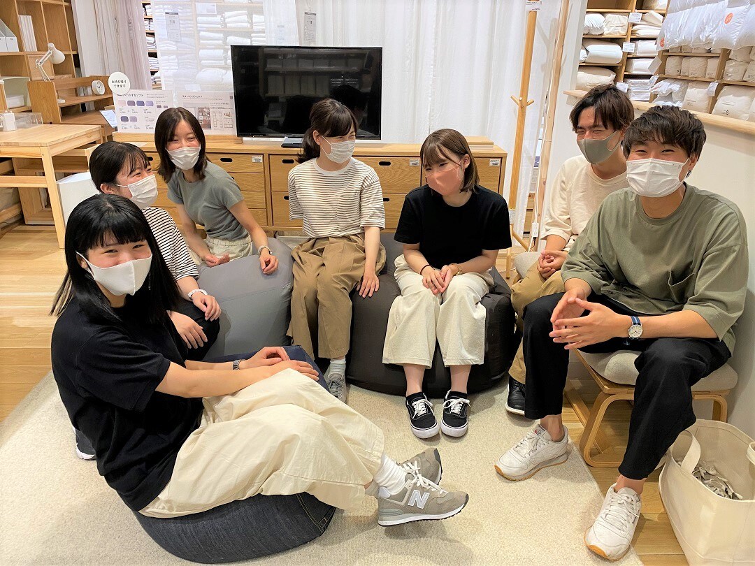 スタッフ着用の様子