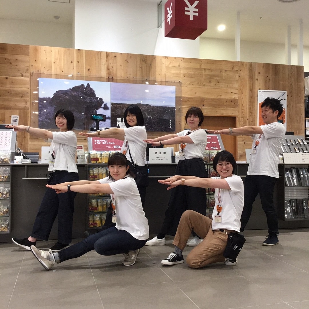 キービジュアル画像：暑さに負けずに白Tシャツ