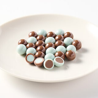 【イオンモール旭川西】4月18日(土)14時頃～　『ボールチョコミント』と『チョコミントスティックケーキ』の試食会を開催します。