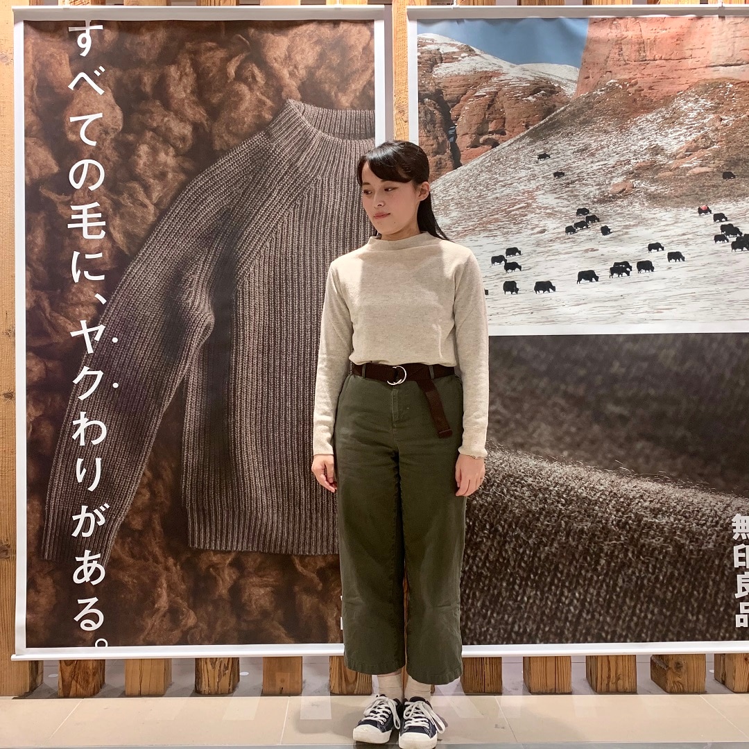 キービジュアル画像：人の手で丁寧に採ってできたニットです。ー婦人服編ー