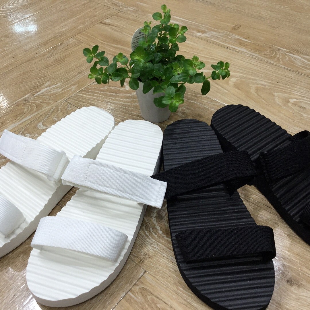 キービジュアル画像：夏休みに大活躍のサンダル｜スタッフのおすすめ