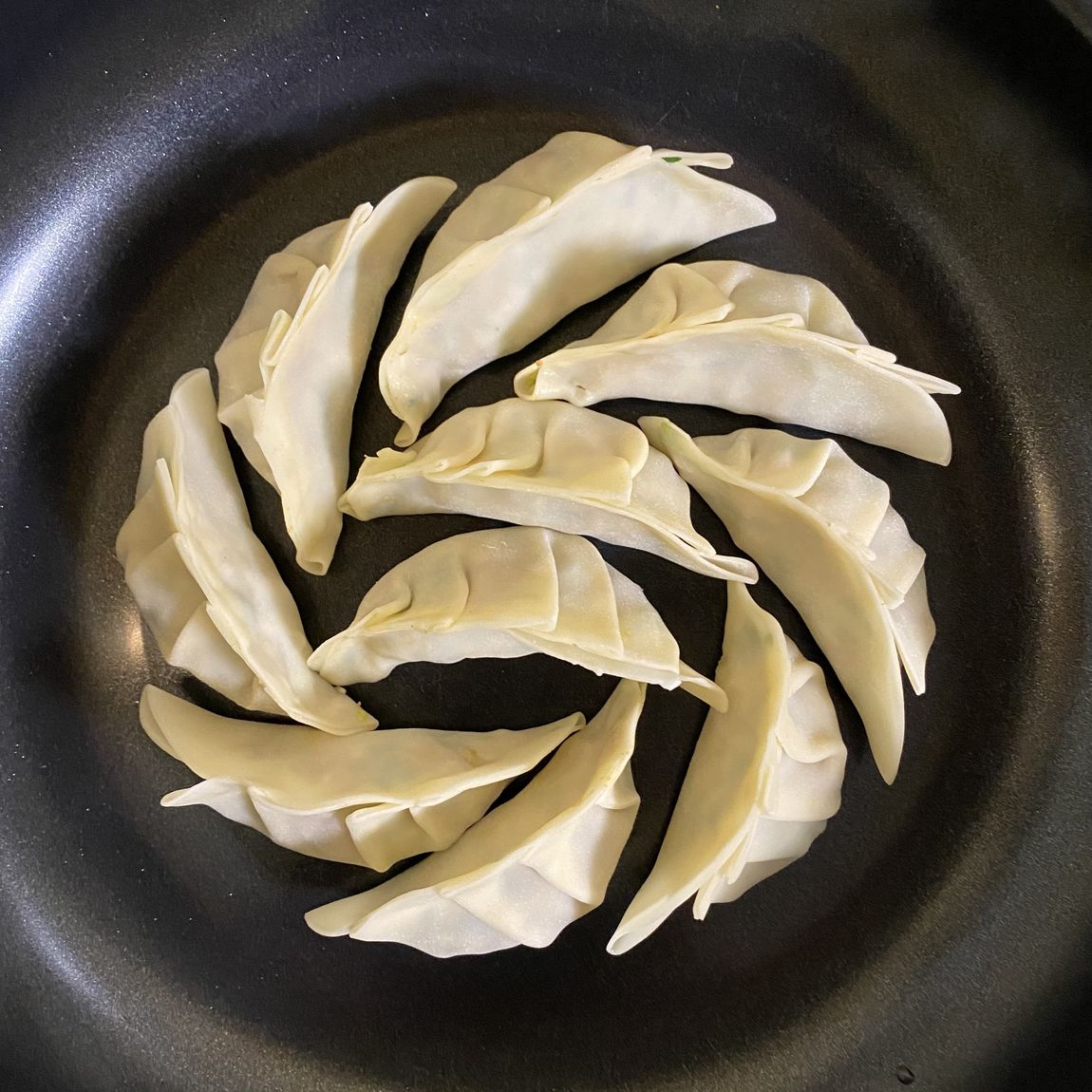 ガパオ餃子