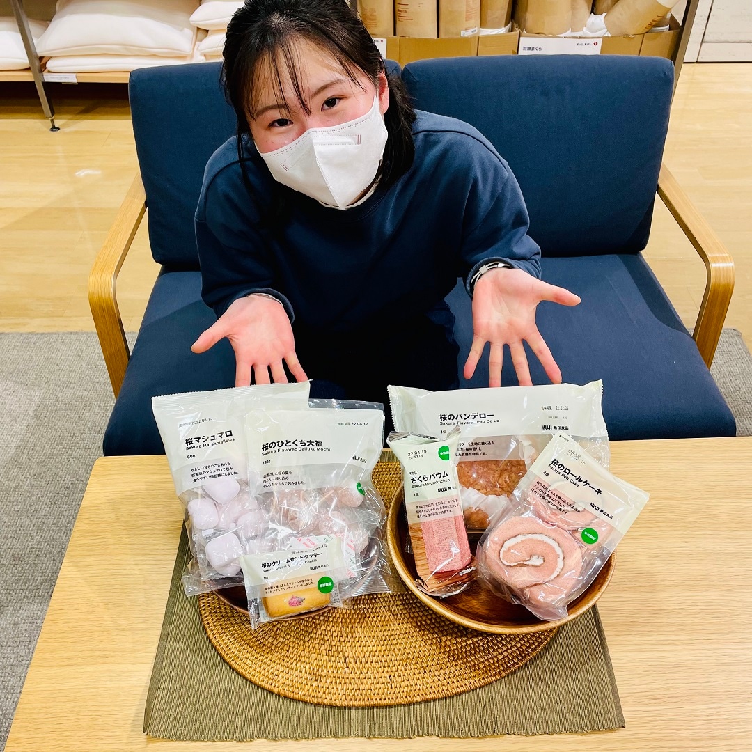 【新横浜プリンスペペ】桜、ひらひらと