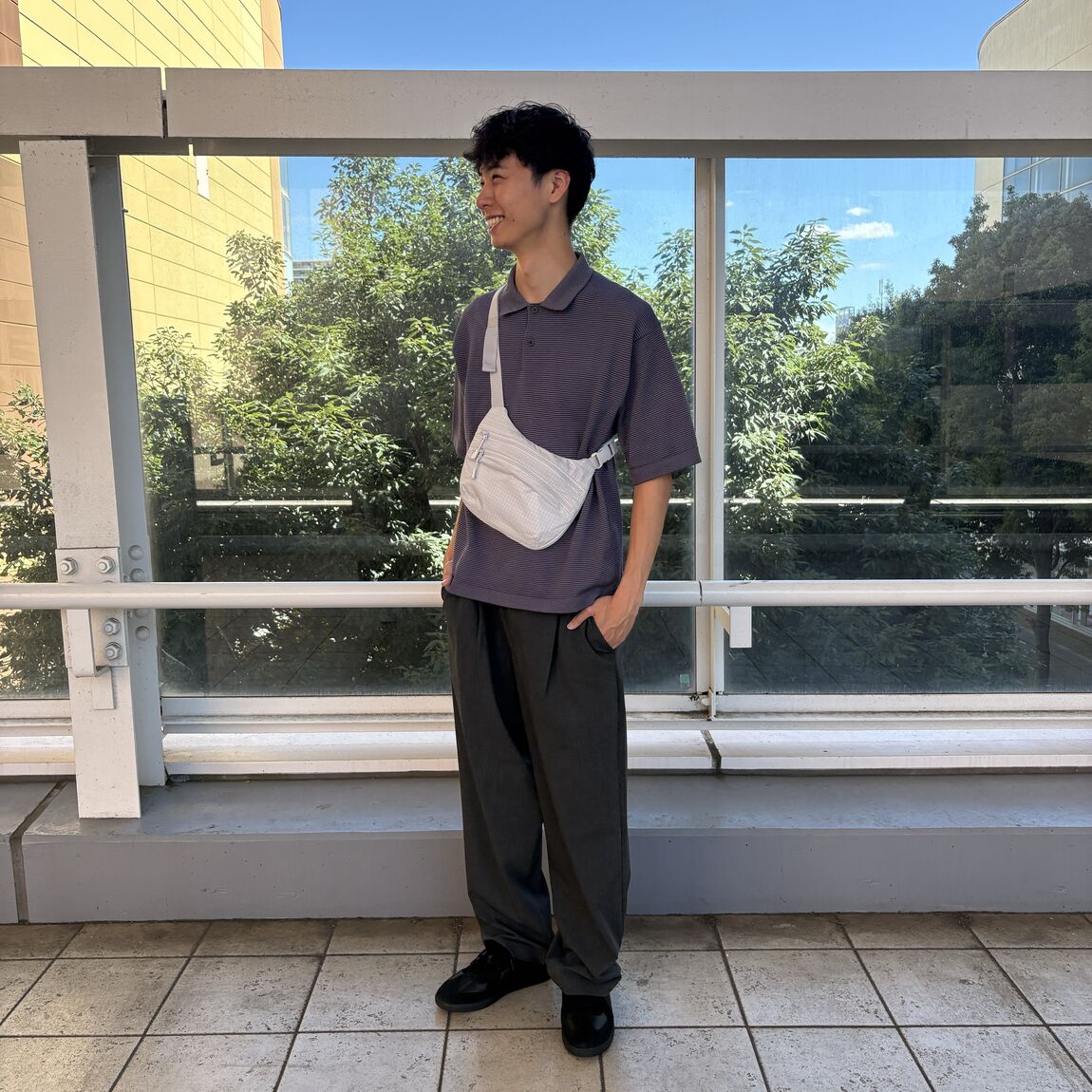 男性スタッフ　全体正面