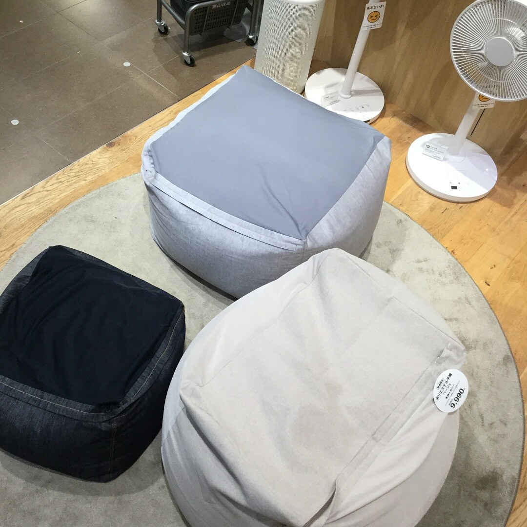 体にフィットするソファ