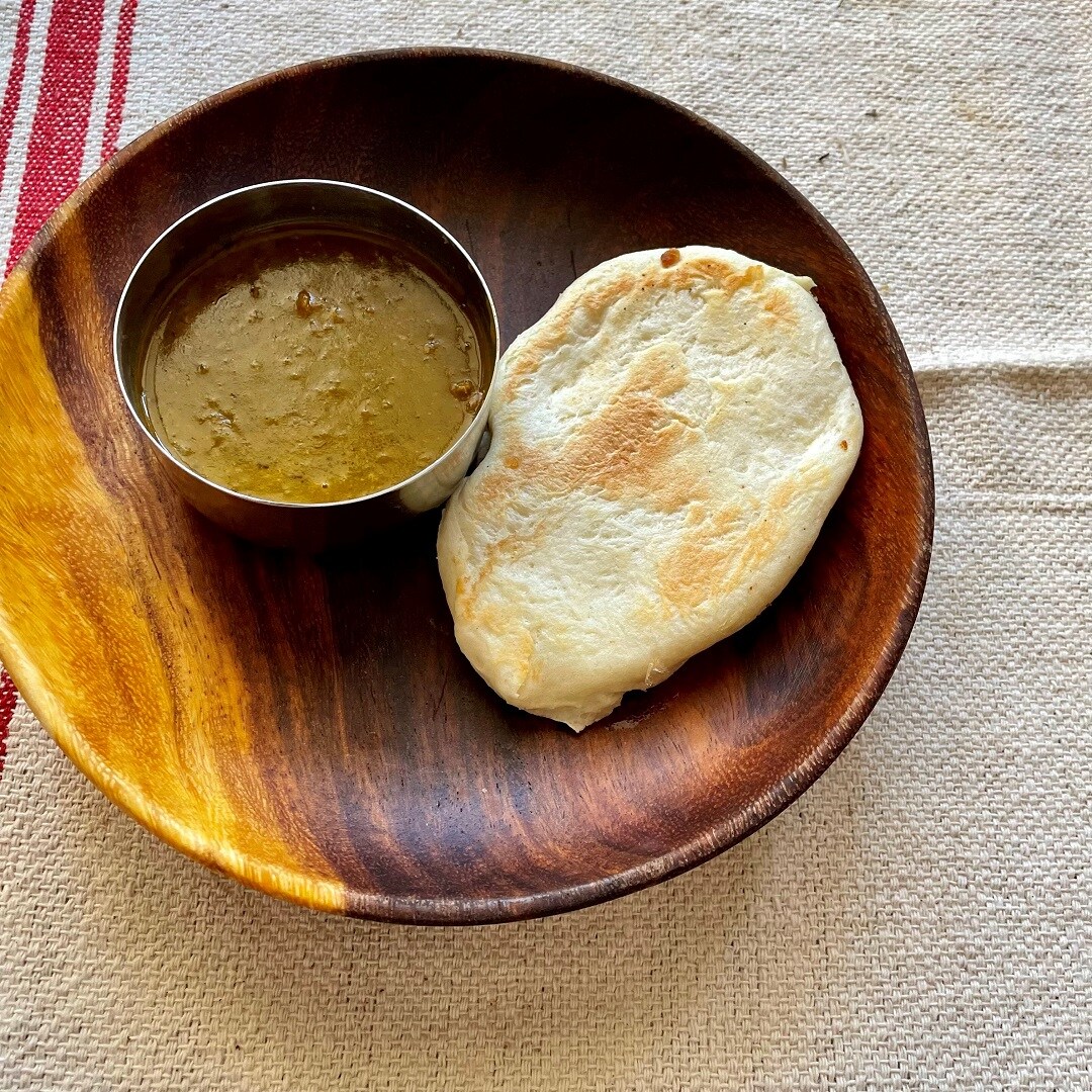 【ガーデンパーク和歌山】辛くないほうれん草のキーマカレーとフライパンでつくるナン｜きょうのごはん