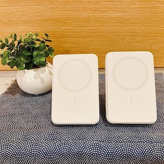 【ららぽーと豊洲】スマホスタンドにもなるモバイルバッテリー