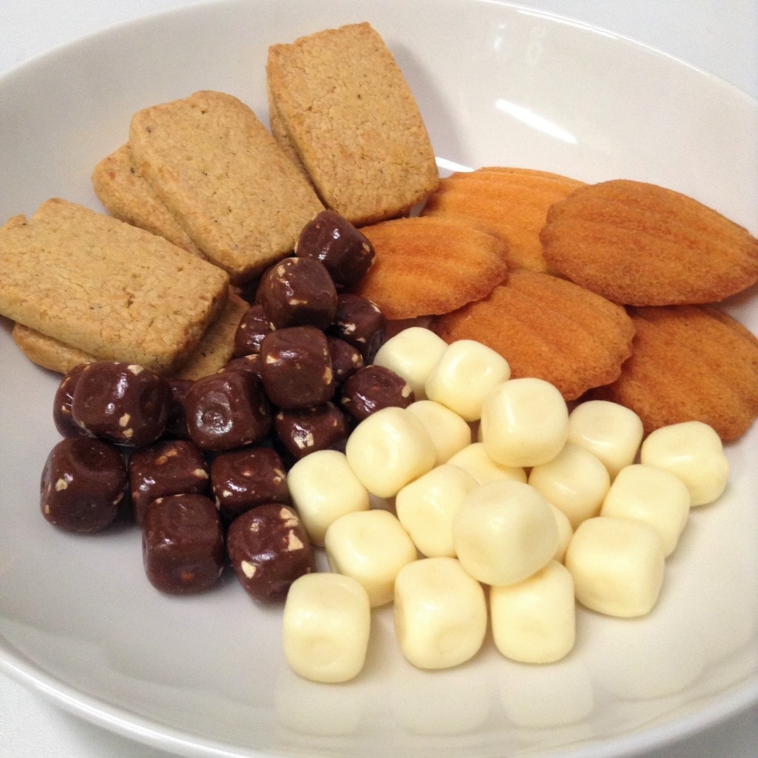 キービジュアル画像：糖質10g以下のお菓子｜スタッフのおすすめ