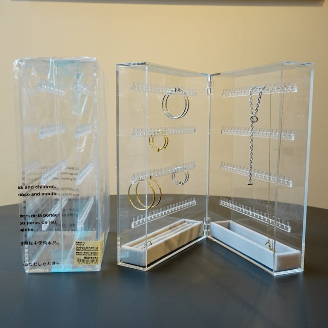 アクリルネックレス・ピアスケース・見開きタイプの写真