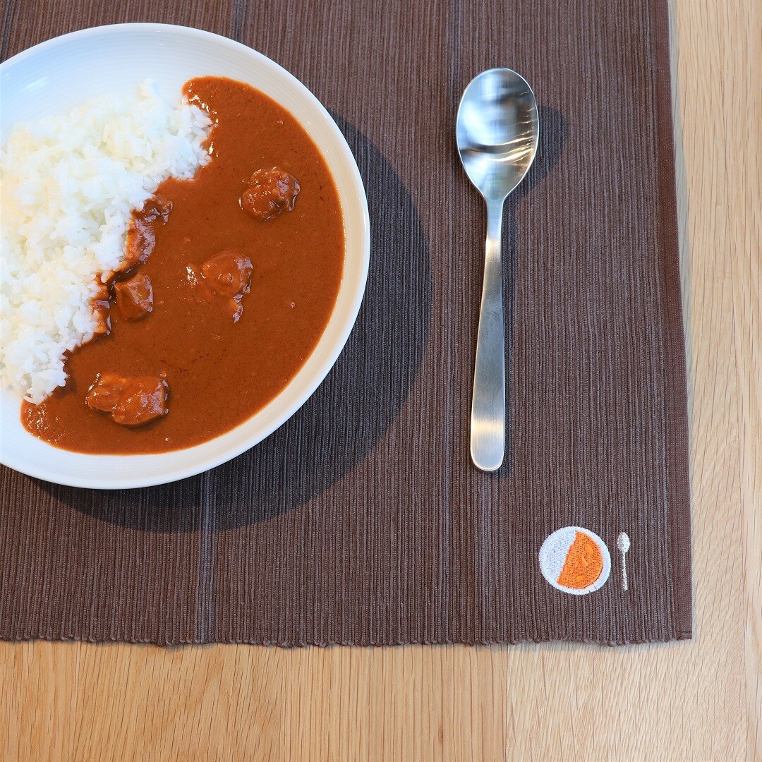 キービジュアル画像：カレーの刺繍が登場しました｜8月のカスタマイズ工房