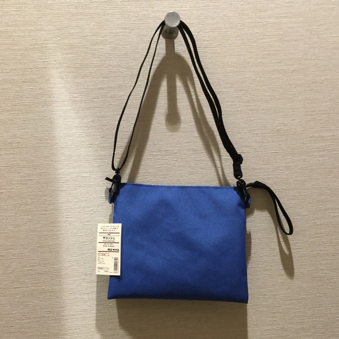 キービジュアル画像：撥水サコッシュ｜スタッフのおすすめ
