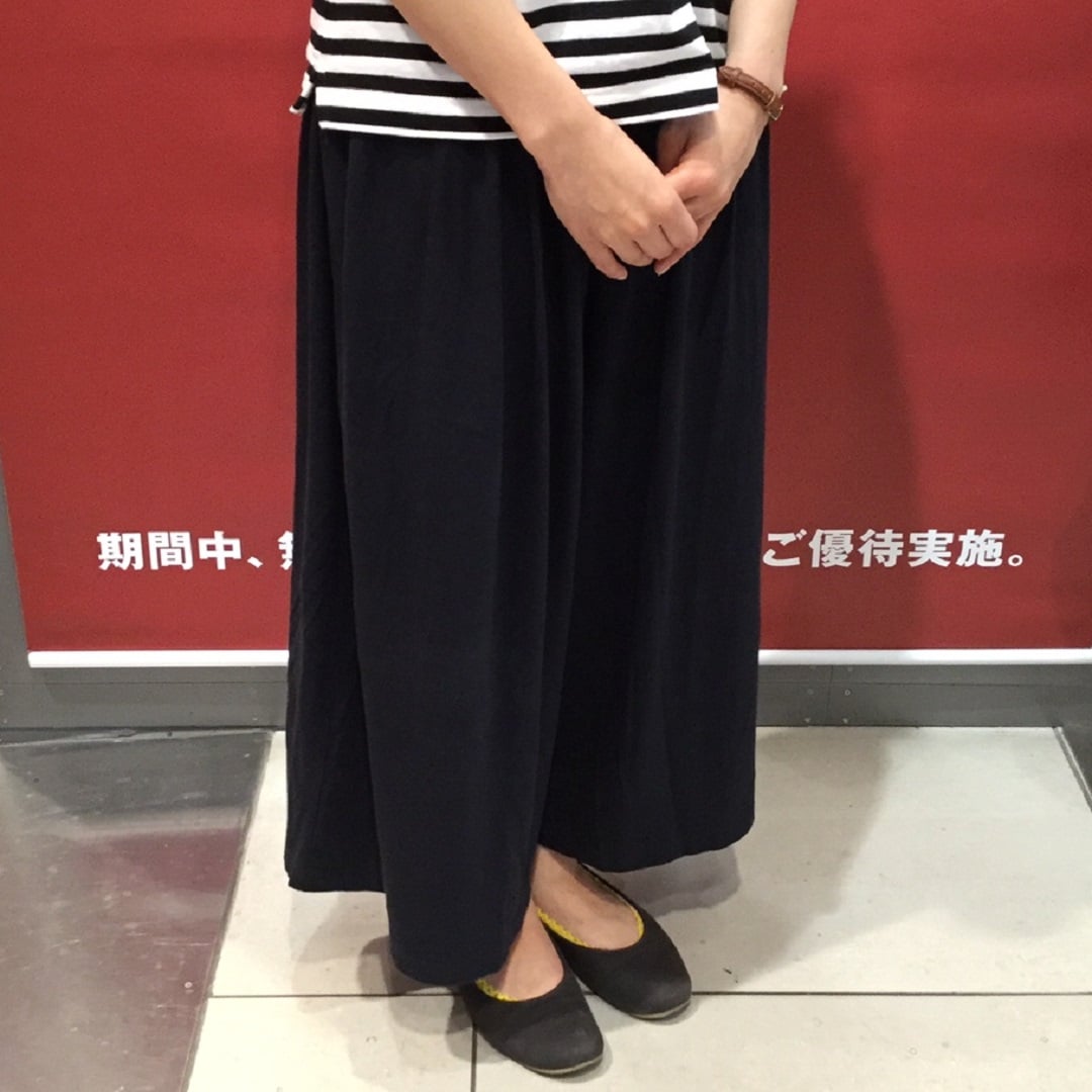 キービジュアル画像：コットンレーヨンワイドパンツ｜スタッフおすすめ