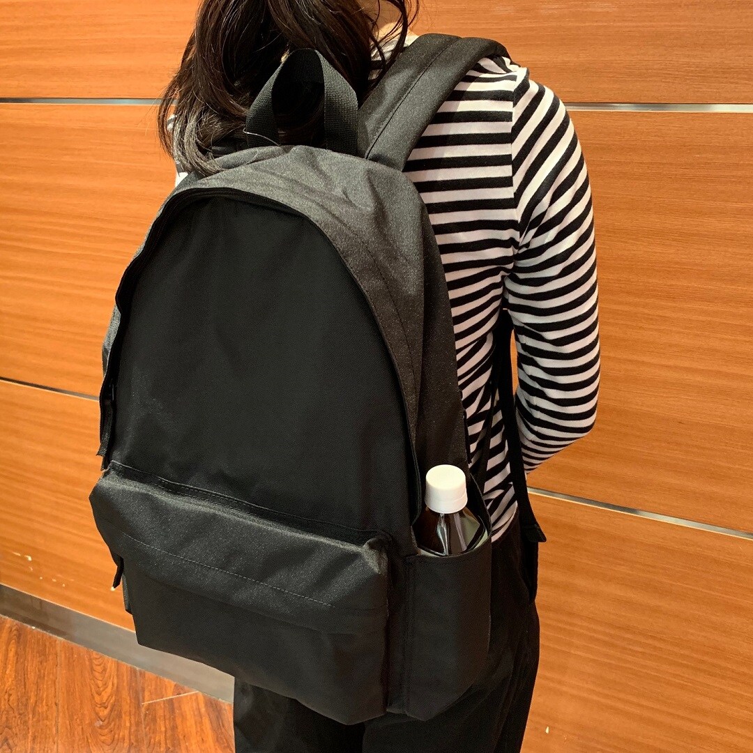 キービジュアル画像：肩の負担を軽くする撥水リュック｜スタッフのおすすめ