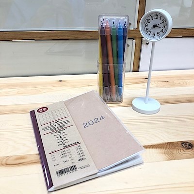 【サントムーン柿田川】デスクに収まる公園の時計