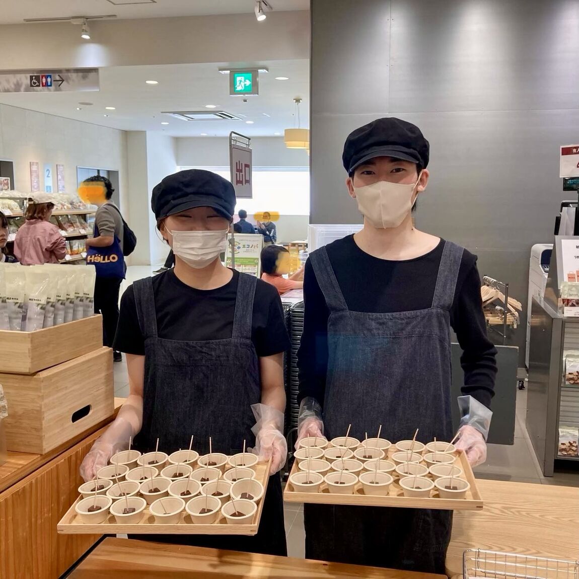 試食スタッフ