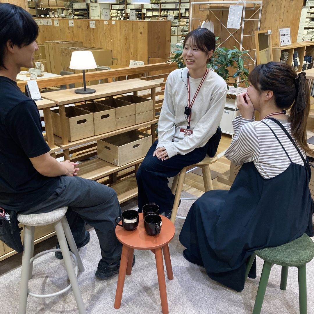 【イオンモールKYOTO】使い方様々！『木製スツール　アッシュ材突板』のご紹介