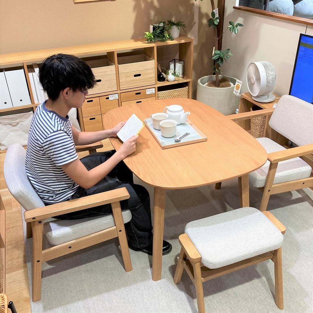 【イオンモールKYOTO】今月発売｜高さが変えられる木製テーブル