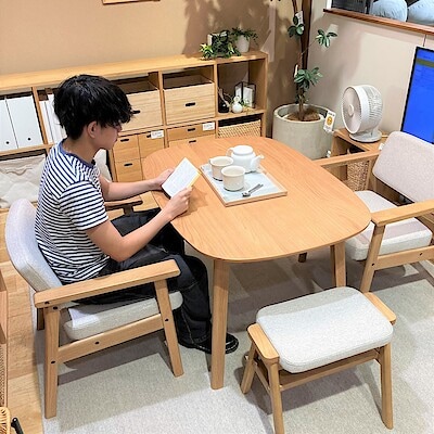 【イオンモールKYOTO】新発売｜高さが変えられる木製テーブル