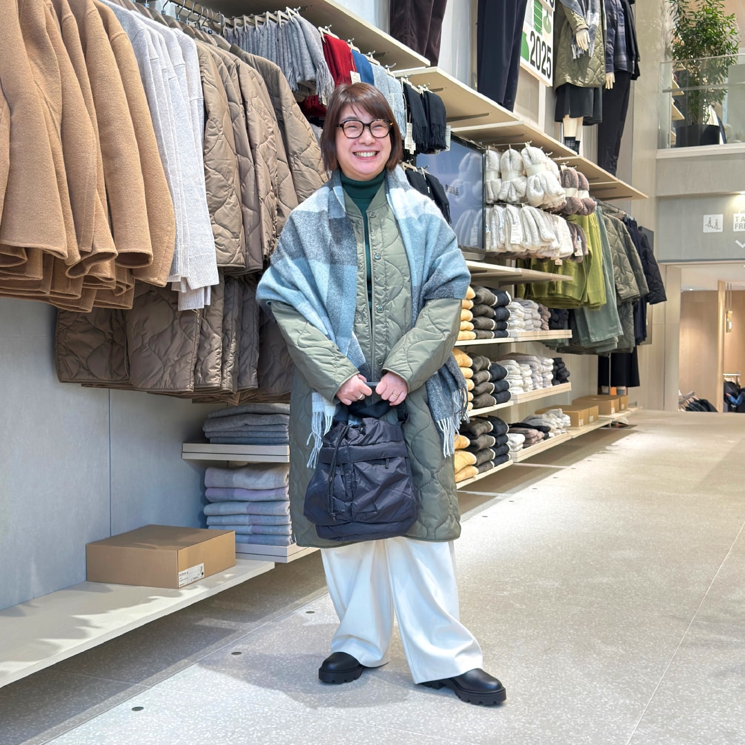 コートを着た女性