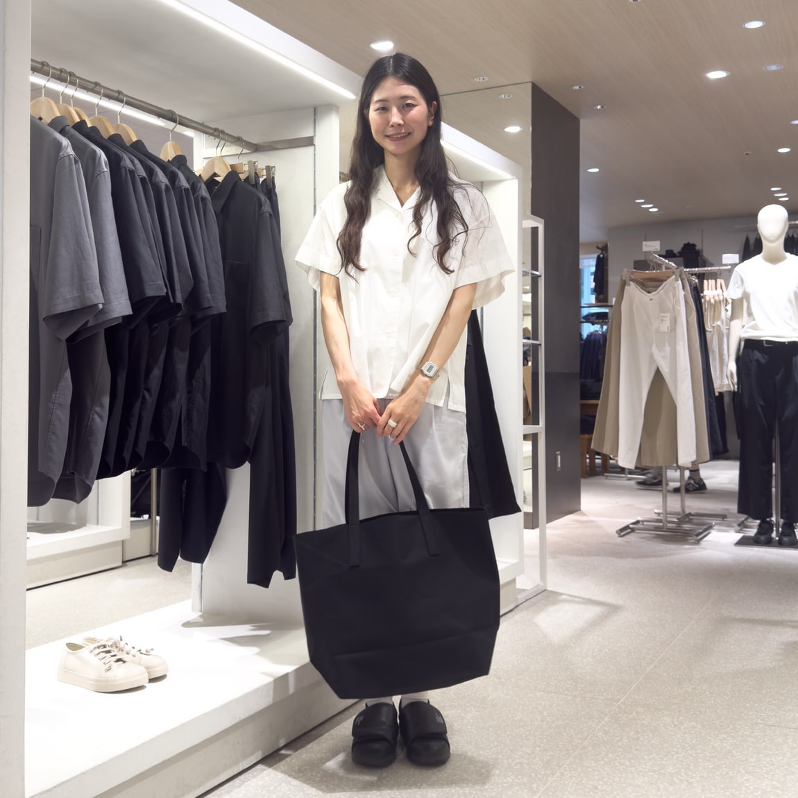 LABOを着た女性