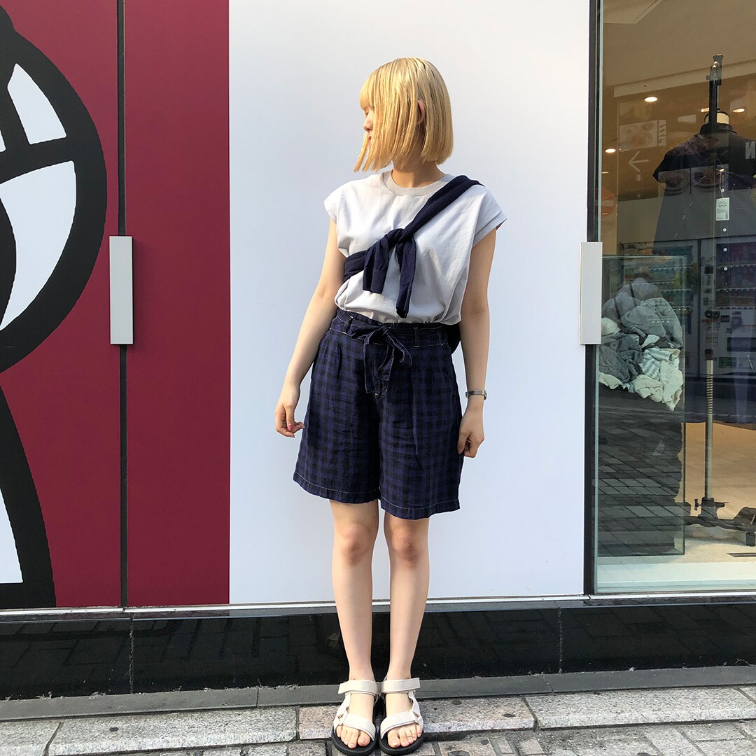 ReMUJIを着た女性