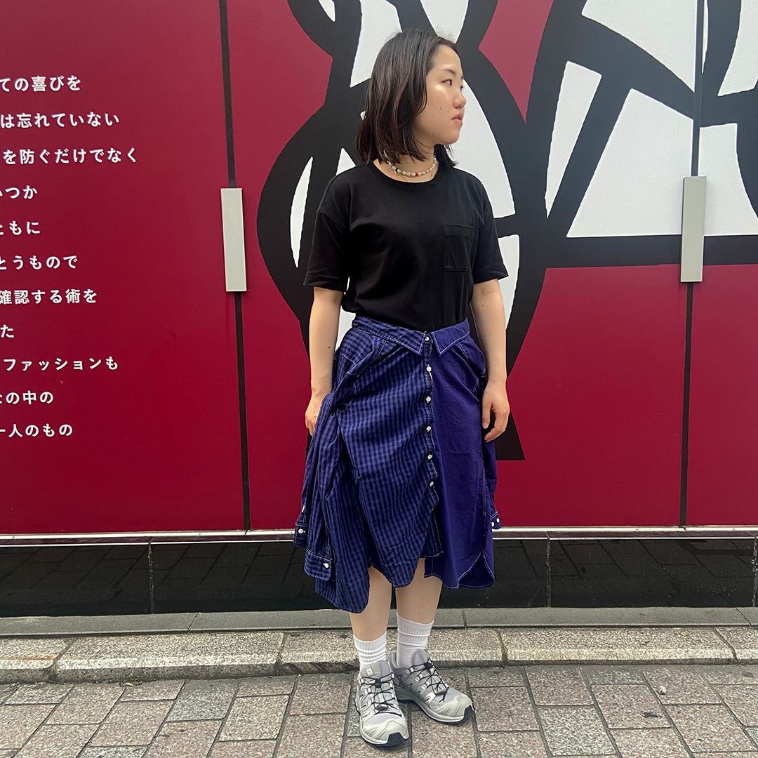 ReMUJIを着た女性