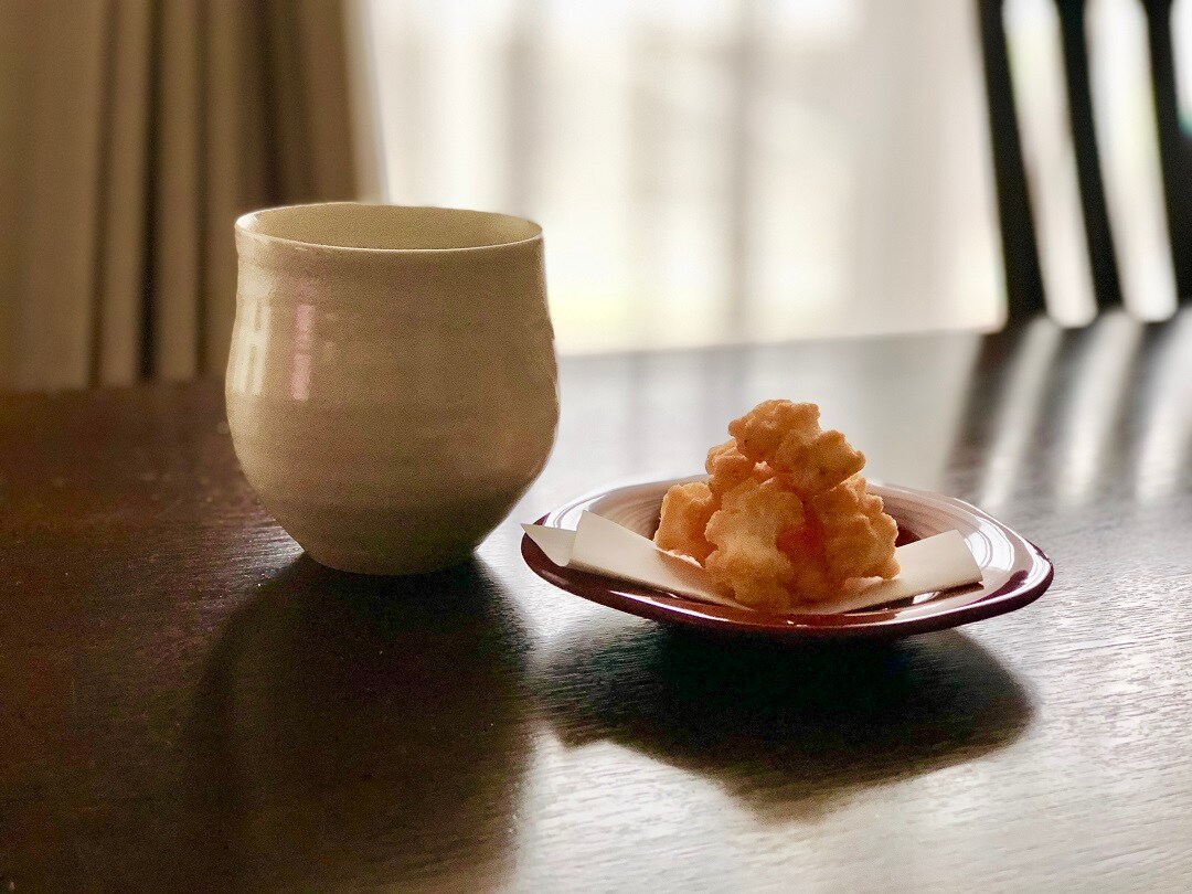 キービジュアル画像：スタッフのおすすめ｜素材を生かした米菓　えび　