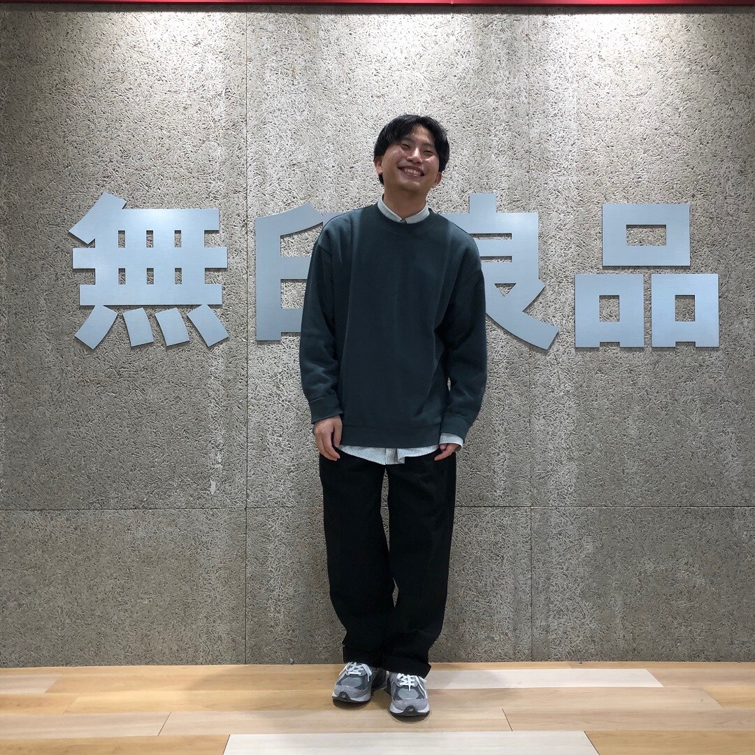 スタッフスナップ　スウェットサムネ