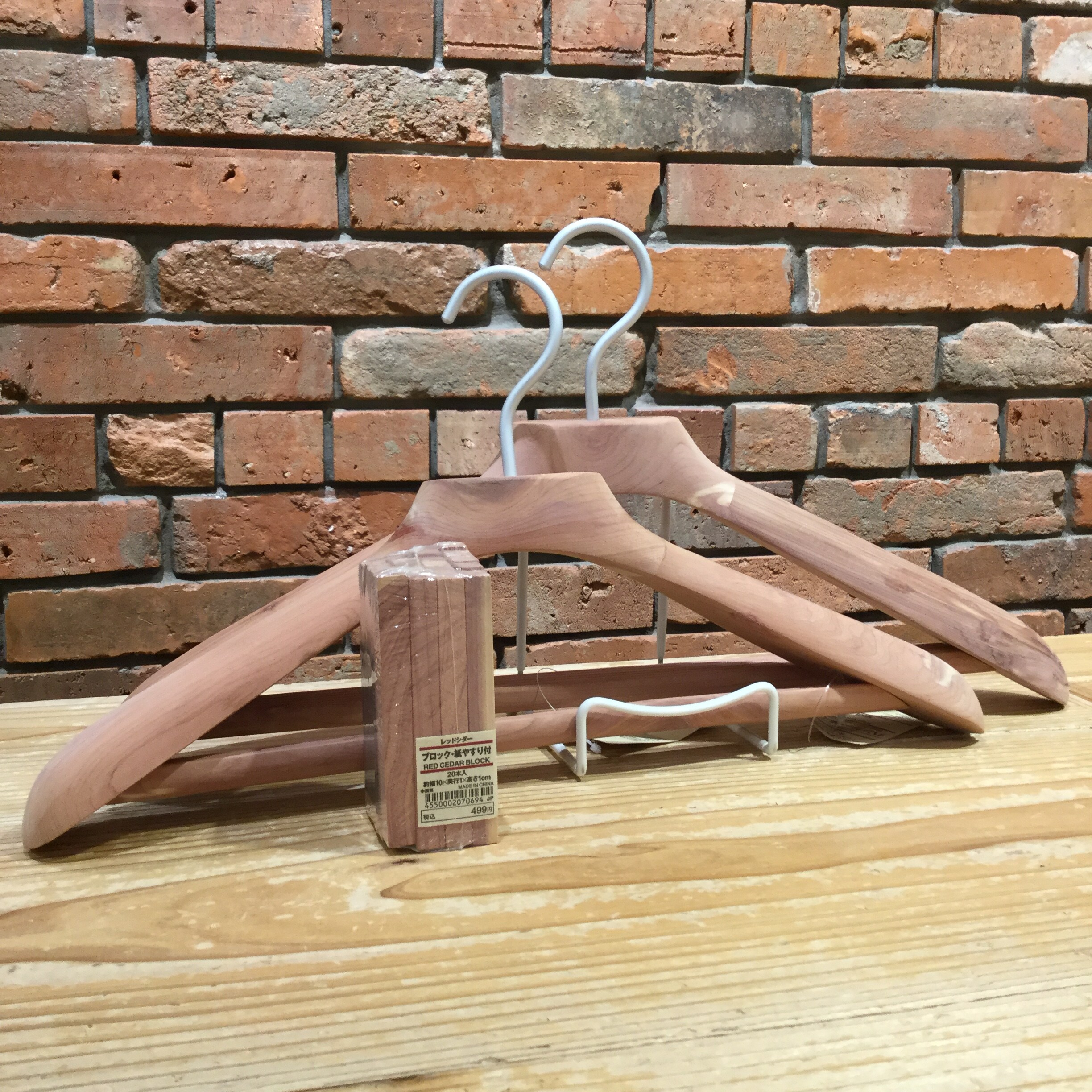 Muji Red Cedar hangersレッドシダー ハンガー10個 【公式通販】