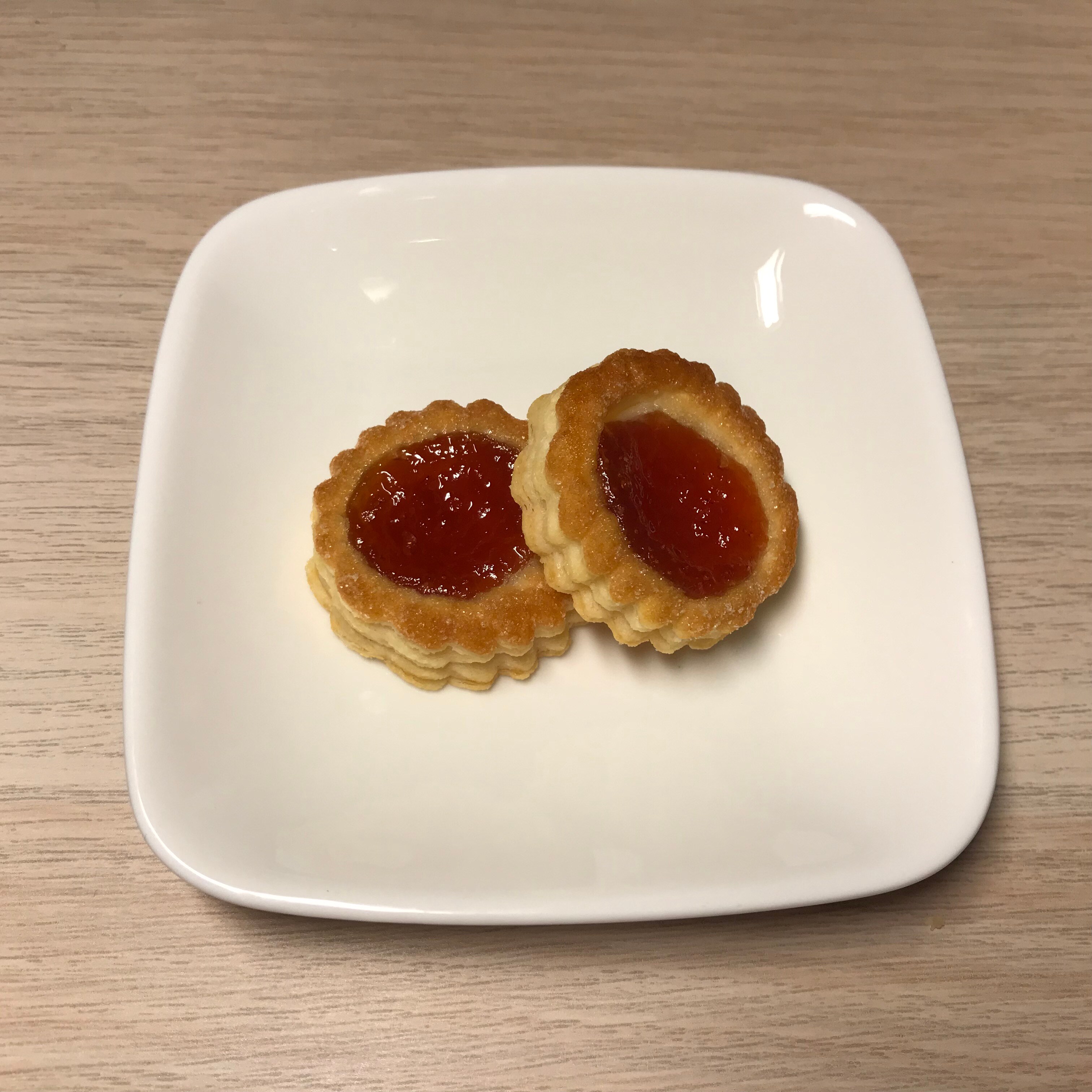 キービジュアル画像：いちごのジャムパイ｜スタッフのおすすめ