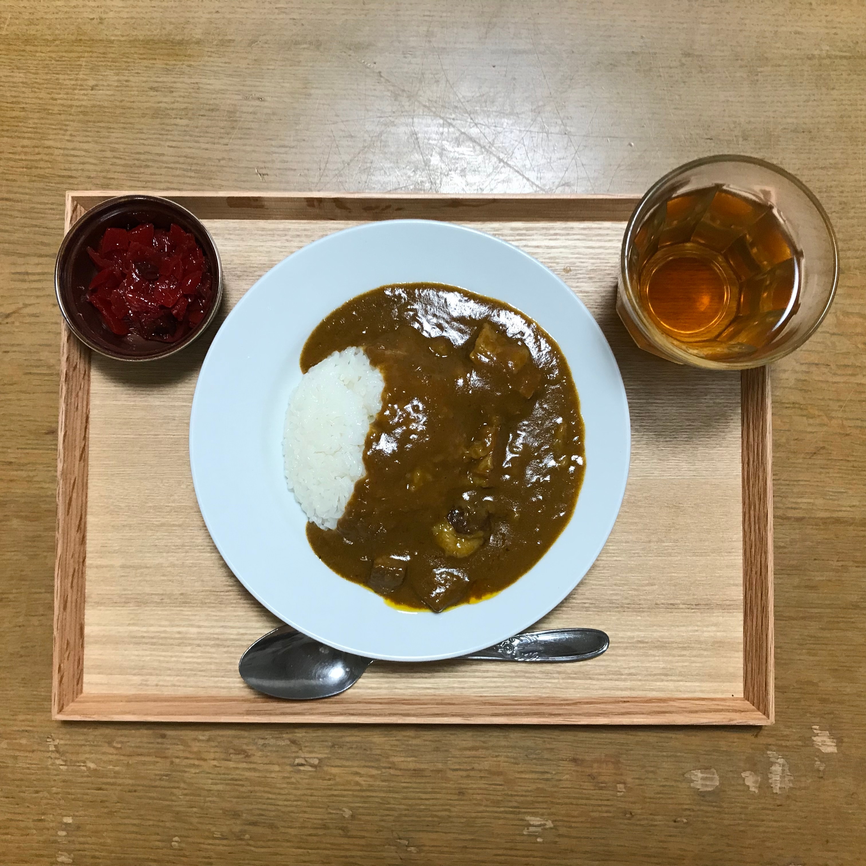 キービジュアル画像：ごろり牛肉のスパイシーカレー｜カレーの女