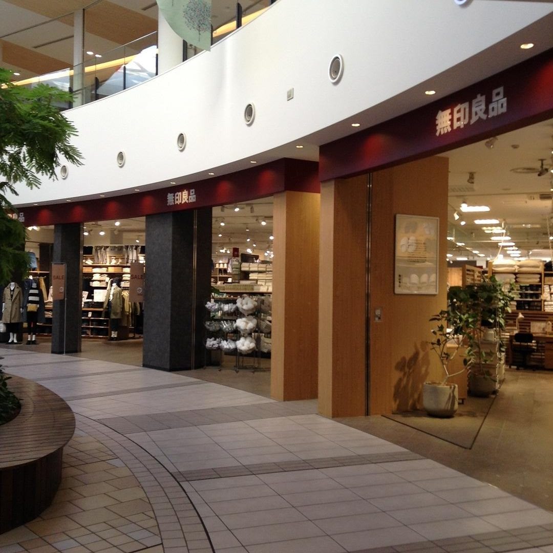 キービジュアル画像：台風19号接近に伴う、営業時間変更のお知らせ