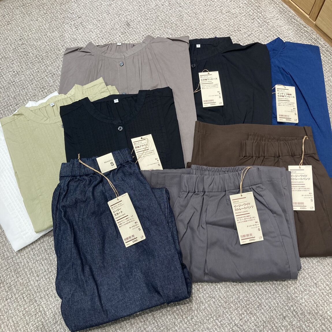 衣服　新商品kv