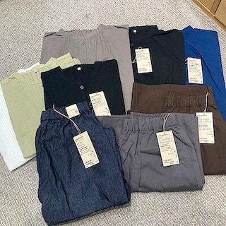 【ラザウォーク甲斐双葉】衣服　新商品紹介
