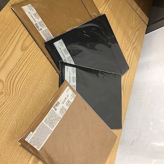 【ヴァリエ新越谷】新商品｜軽いジーンズラベル素材のタブレット・パソコンケース