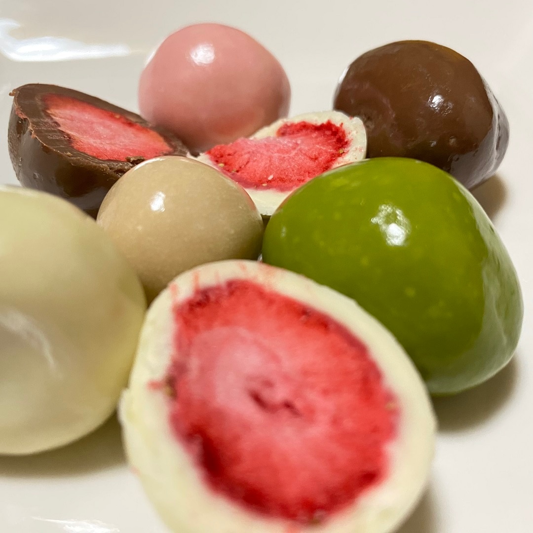 [近鉄あべのハルカス]不揃いチョコがけいちご断面