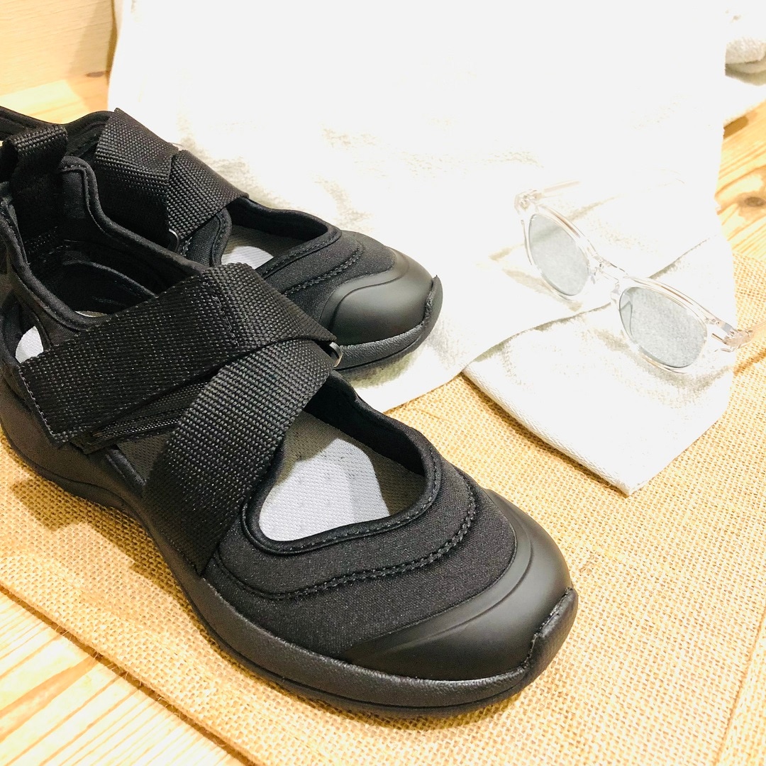スニーカーサンダル