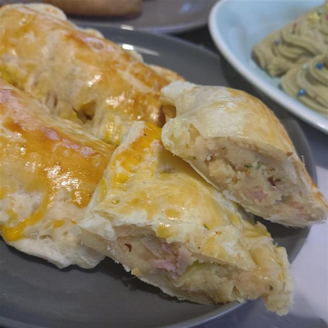 「あえるだけのパスタソース　ペペロンチーノ」でベーコンポテトパイ